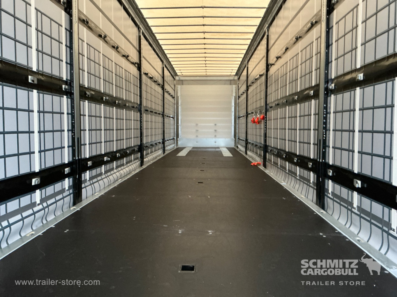 Schmitz Semi Curtainsider Mega