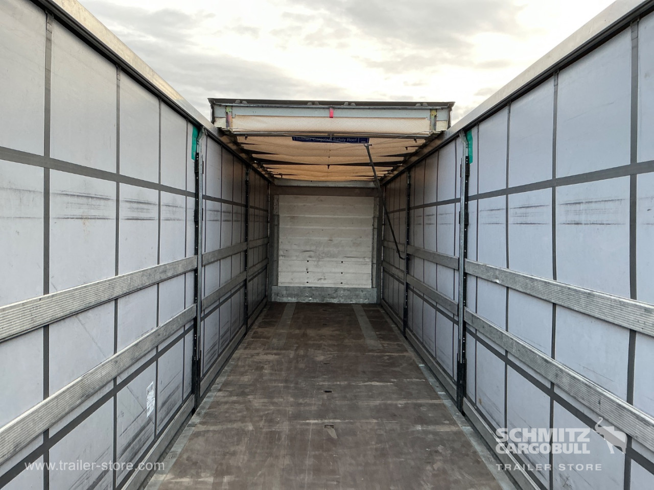 Schmitz Semi Curtainsider Standard , Foldedør højre