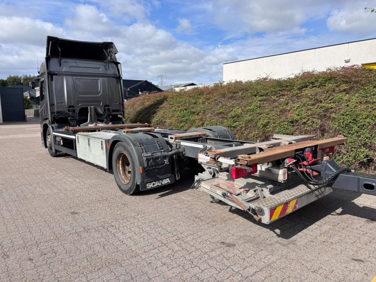 Scania P 360 B4x2NB - BDF swap body chassis with fold-awa
