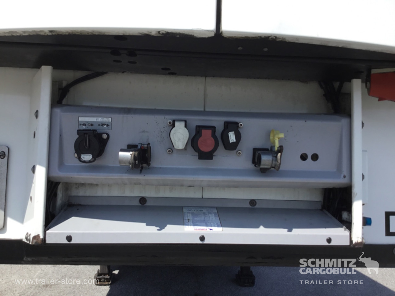 Schmitz Semi Reefer Meat hanging system