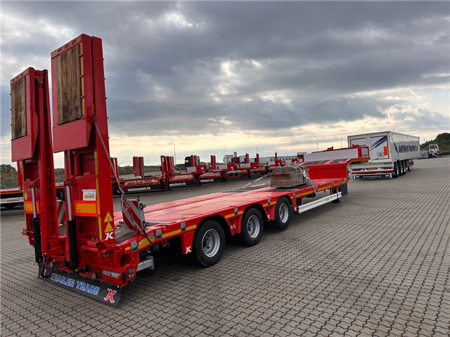 Kässbohrer SLH-3, Udtrækkelig, Tvangsstyrring Maskintrailer