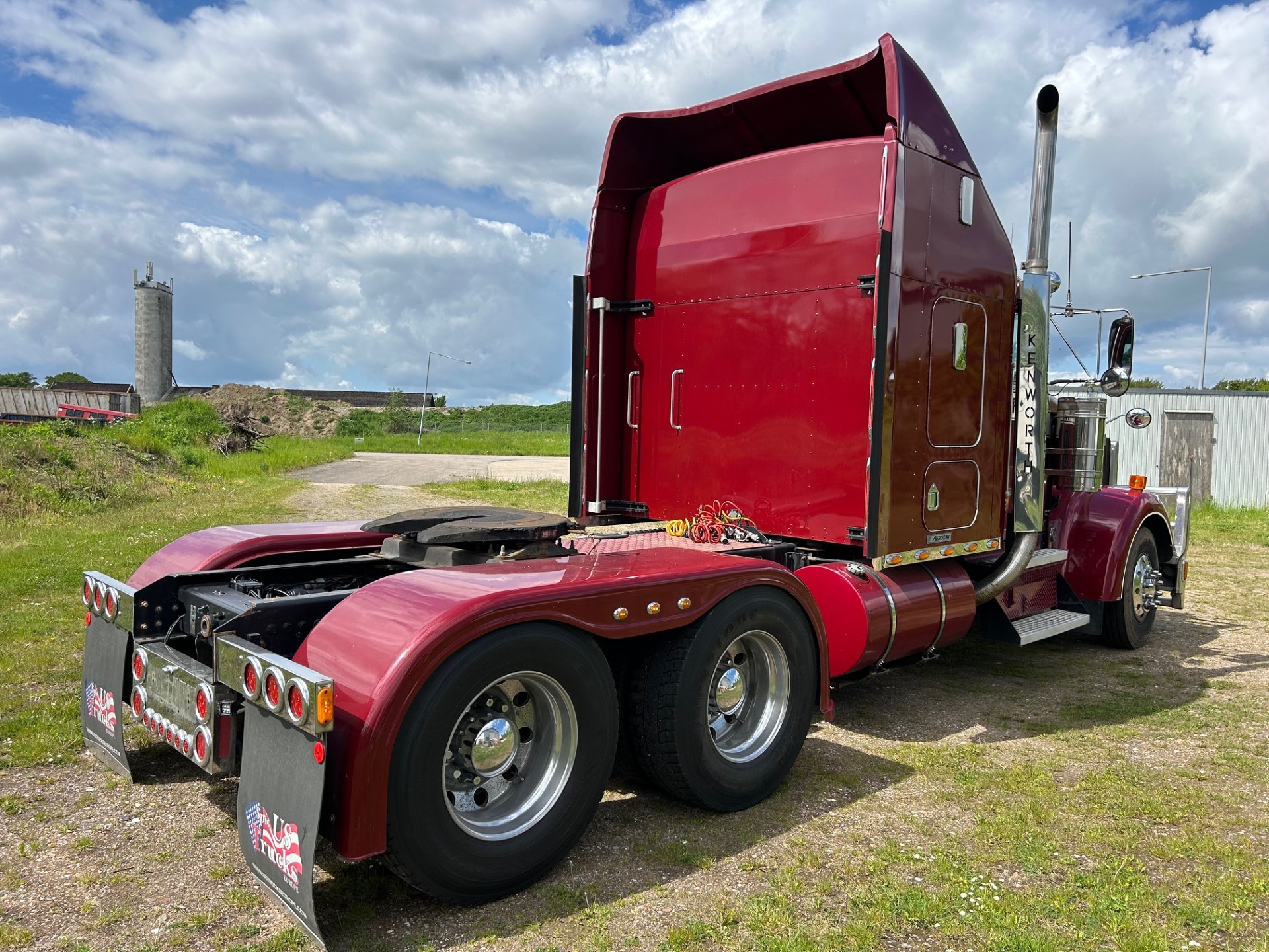 Kenworth W900L
