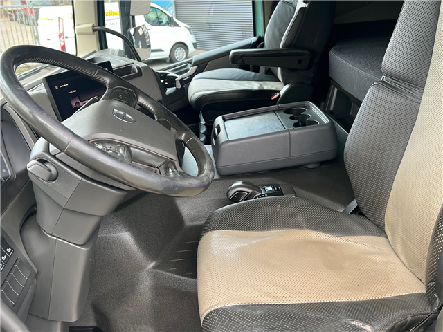 Volvo FM500 Globe hejs