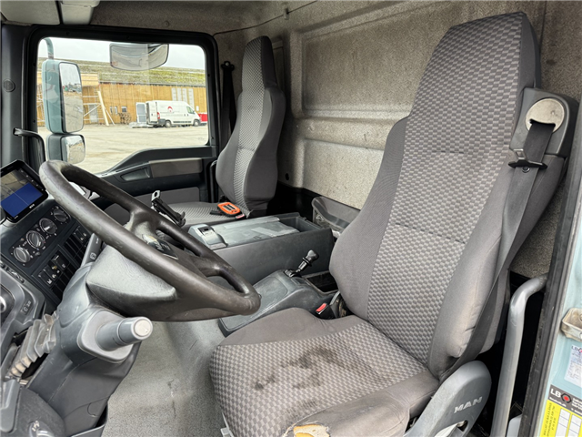 MAN TGL 12.240 4x2 Hvidtved Larsen SLP 5.5