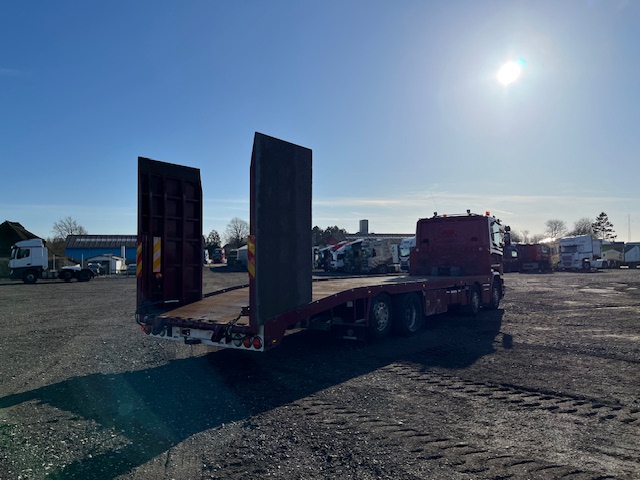 Scania G410 8X2*6 Knæklad – Machinetransporter