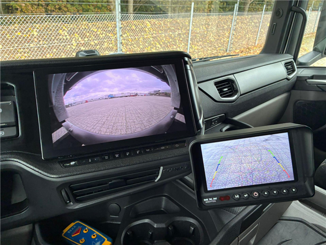 Scania P 250 B4x2NB Boks/lift