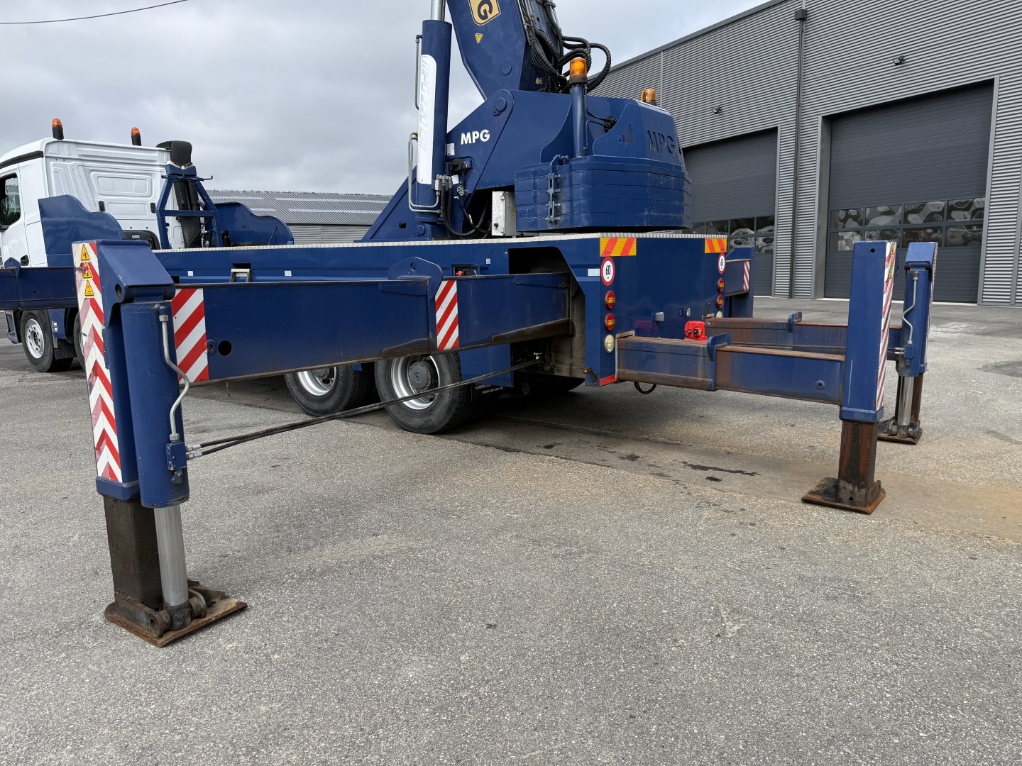 Mercedes Arocs 4153 8x4 MPG 220 TM7 Kranbil