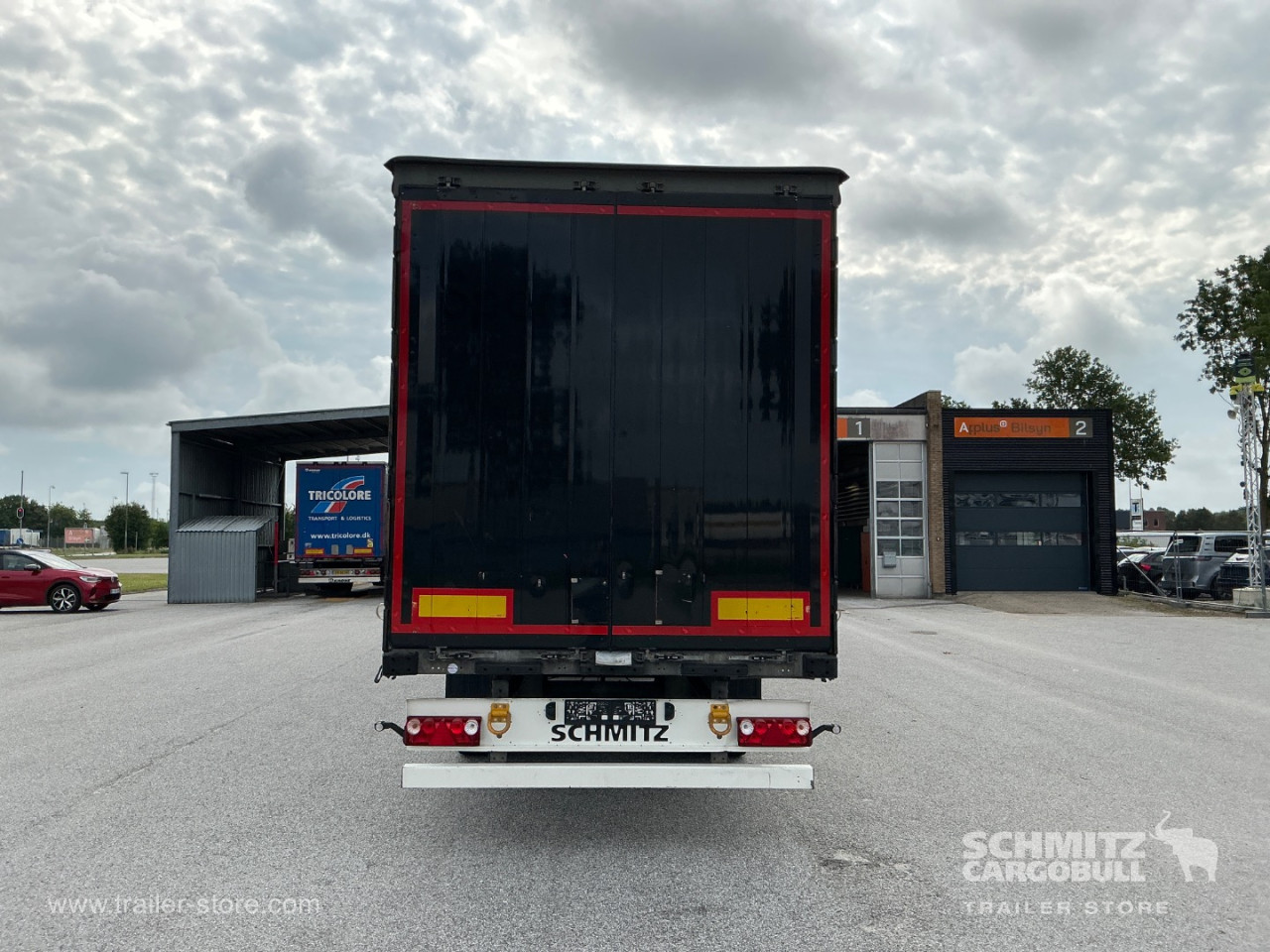 Schmitz Semi Curtainsider Standard