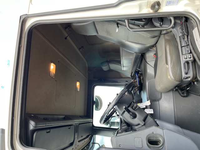 Scania P450 8X2*6 Knæklad + Kran HMF1820 – Machinetransporter