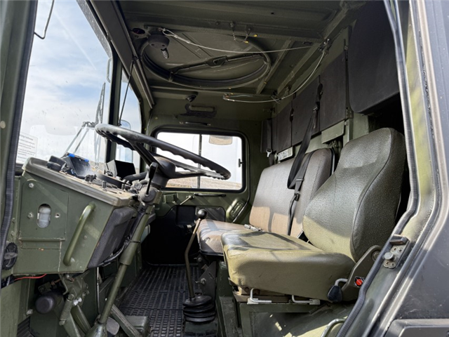 MAN 5 To KAT MIL 4x2 Opb. Studenterkørsel