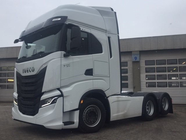 Iveco IVECO S WAY 570Hp Bogie trækker med 2 streng hydraulik