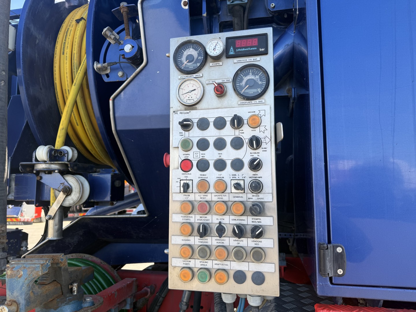 Mercedes Actros 4151 8x8 V8 Hvidtved Larsen RECycler 410