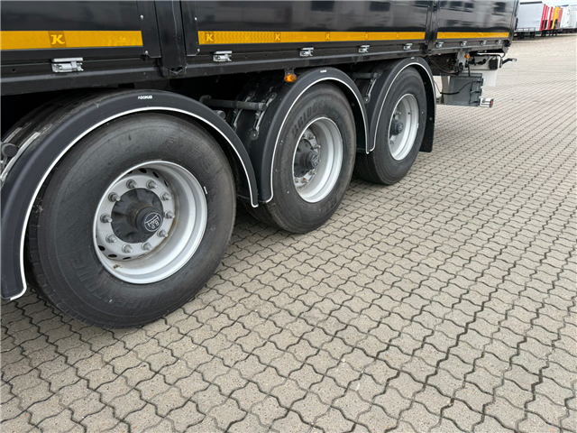 Kässbohrer SPS 3, Alusider Åben