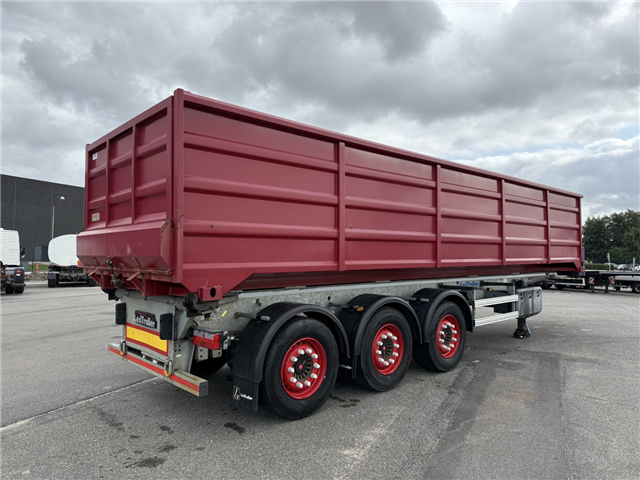 Leci 3 akslet Galvaniseret Tip Chassis med 9,4 m Hardox Kasse