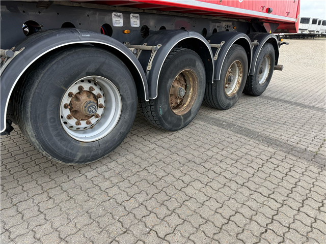 Kässbohrer 37 M3 tiptrailer