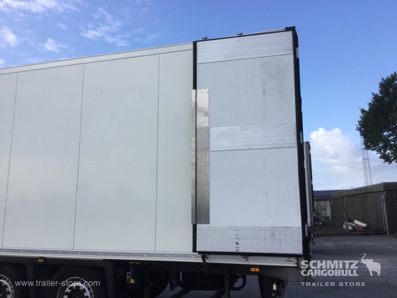 Schmitz Semi Reefer Meat hanging system