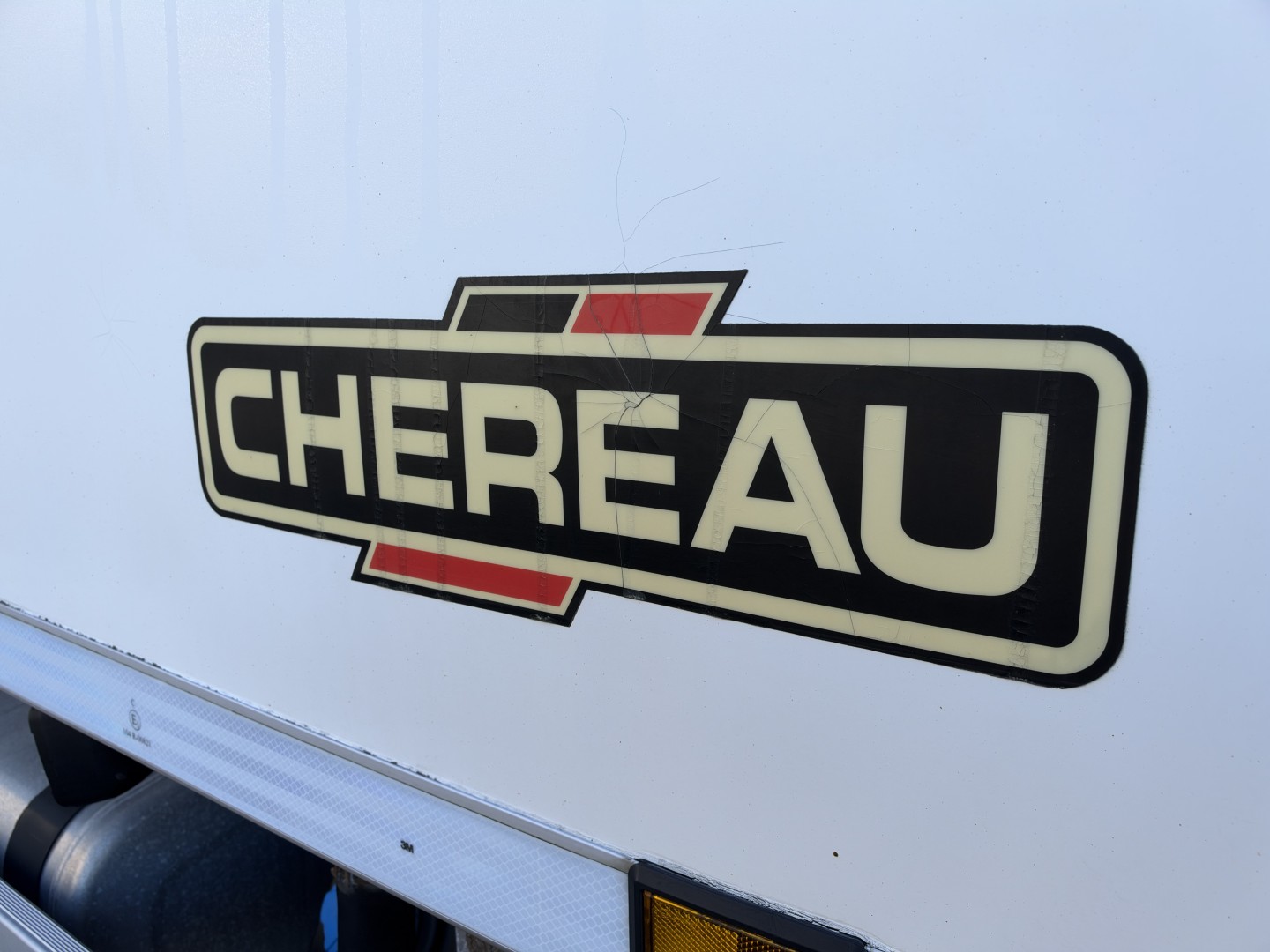 Volvo FE320 6x2*4 Chereau Carrier Supra 1250 Nordic
