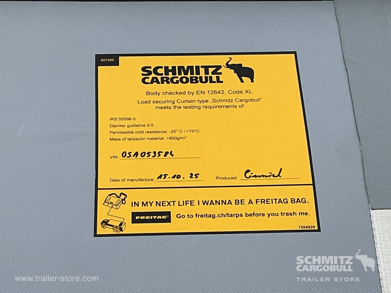 Schmitz Semi Curtainsider Mega