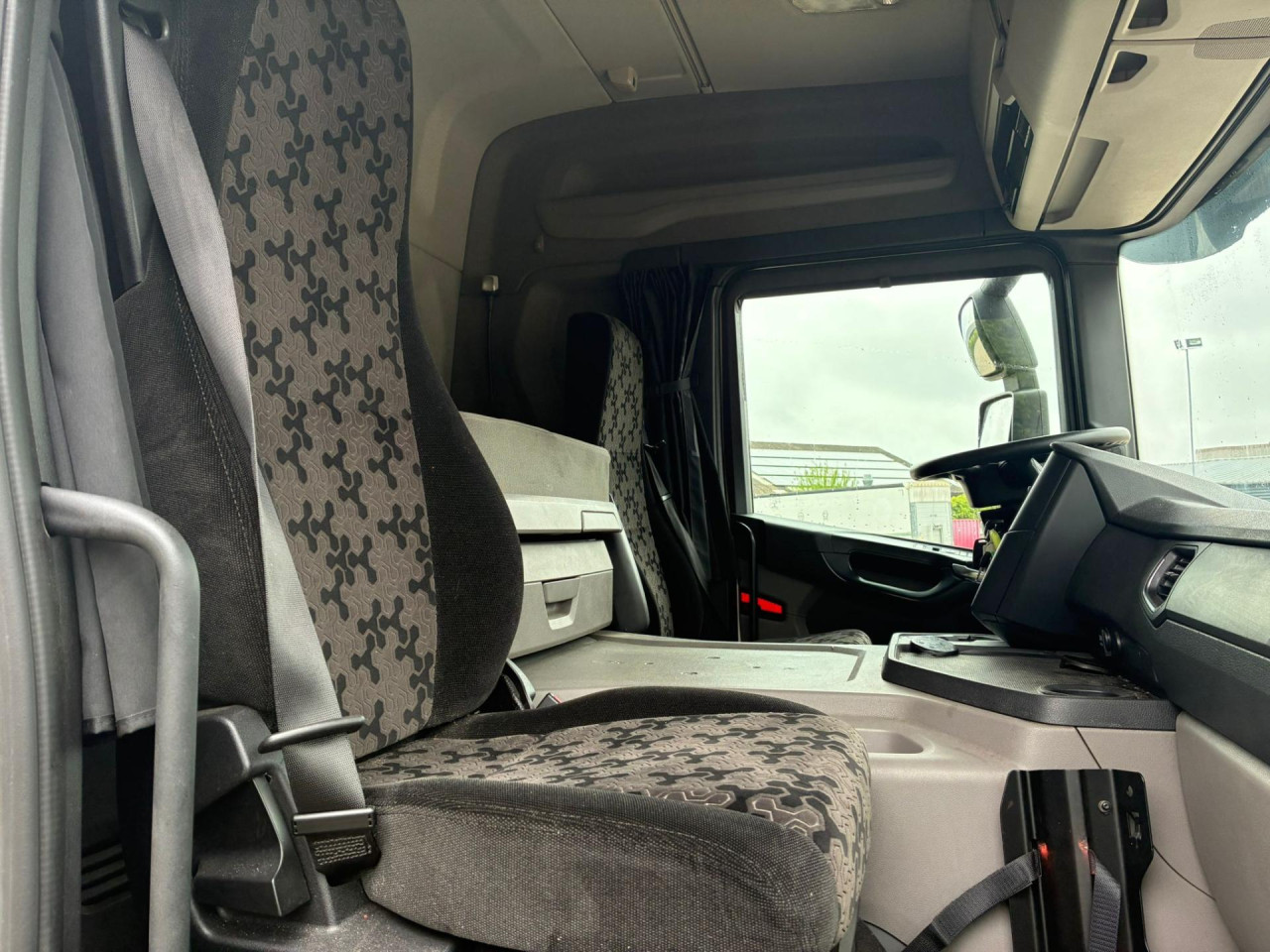 Scania P 410 A4x2NA