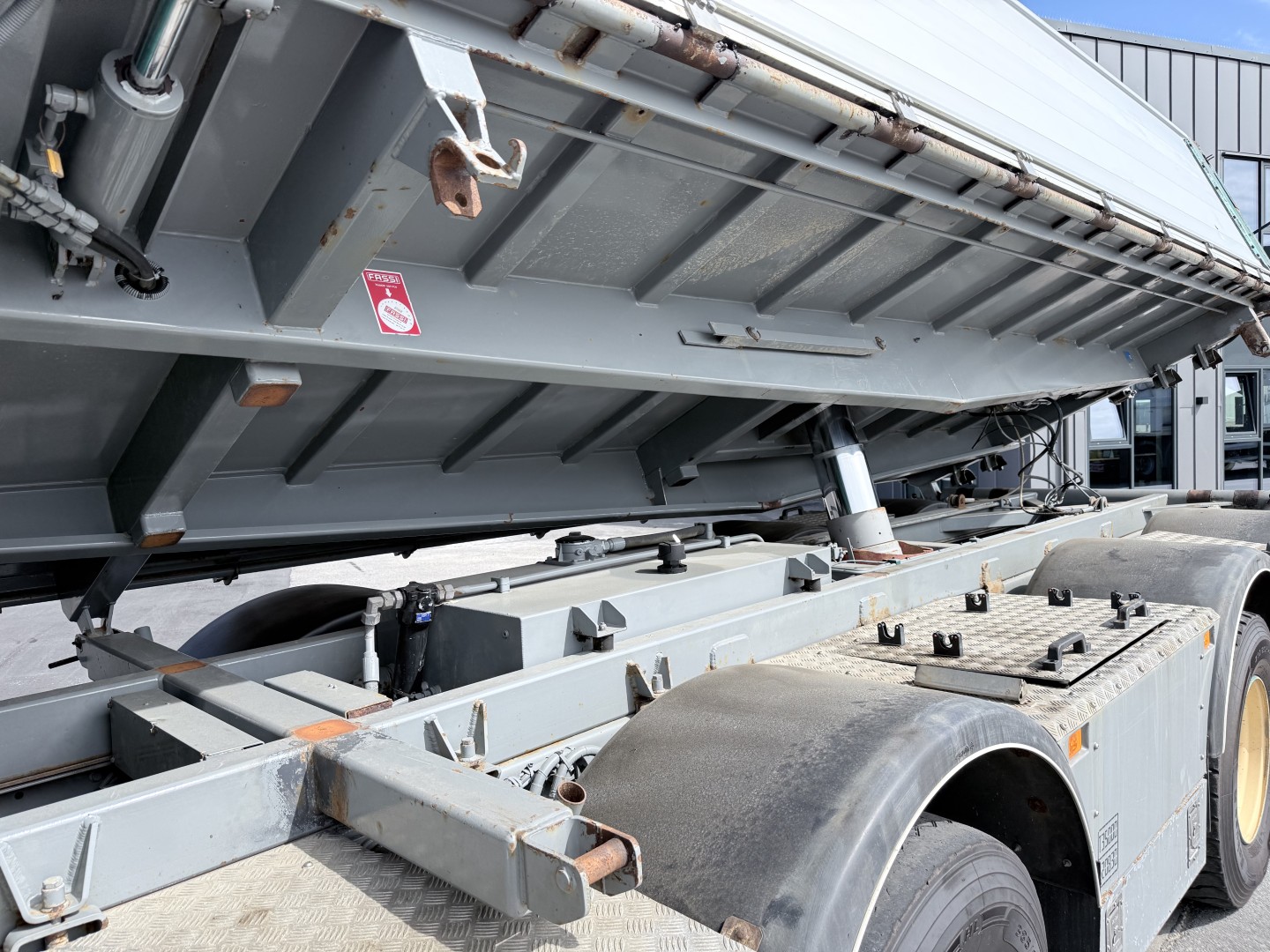 Volvo FMX500 8x4 med tandemakselløft HMF Pendeltip