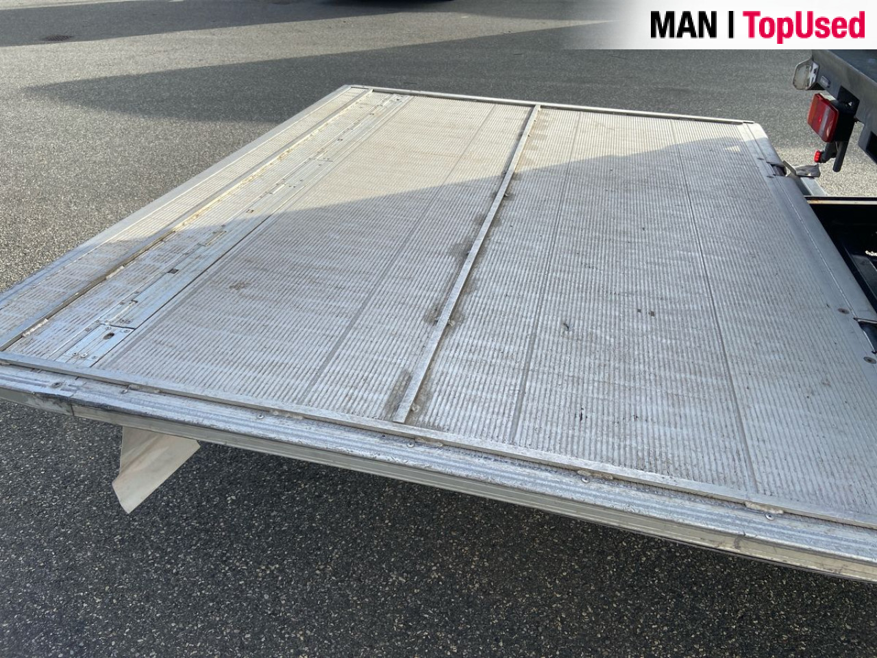 MAN TGL 12.220 4X2 BL