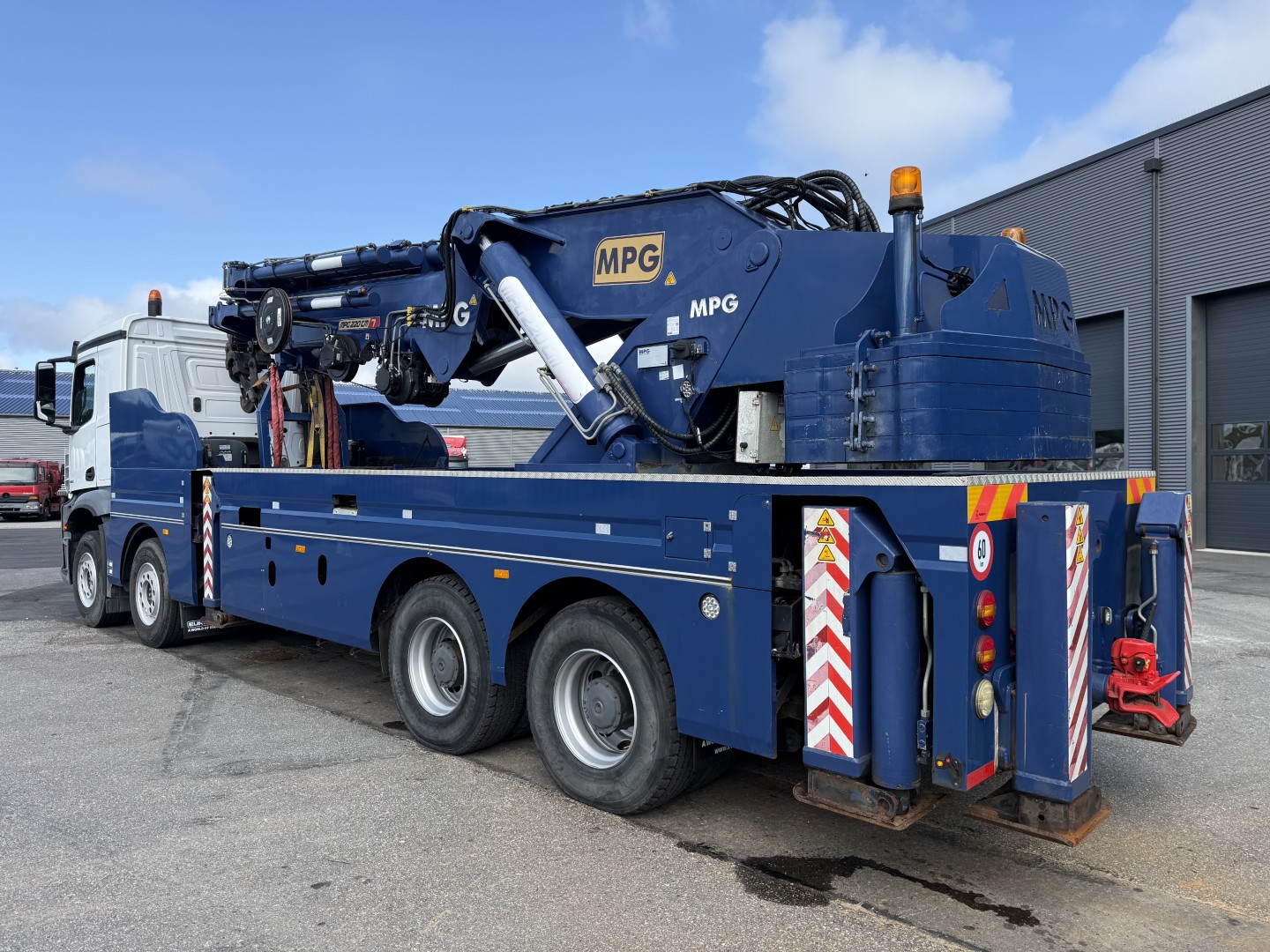 Mercedes Arocs 4153 8x4 MPG 220 TM7