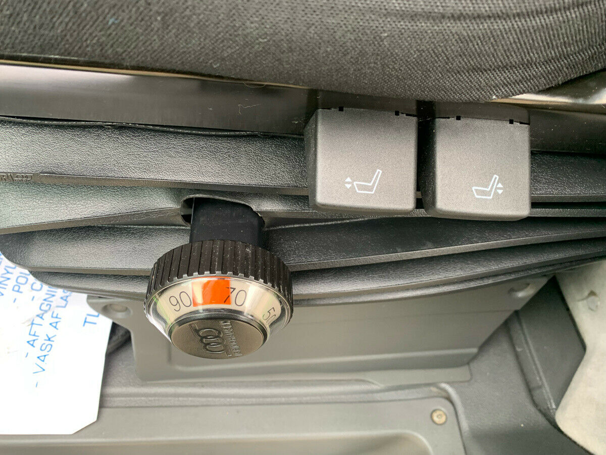 Iveco 35S17 LA/P Box/lift