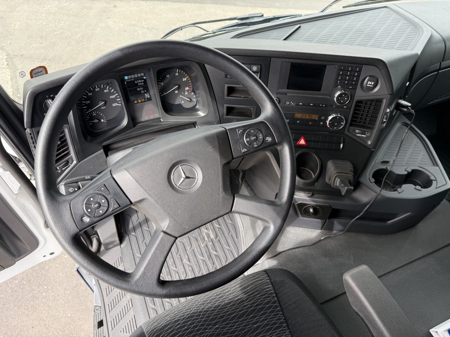 Mercedes Arocs 4153 8x4 MPG 220 TM7 Kranbil