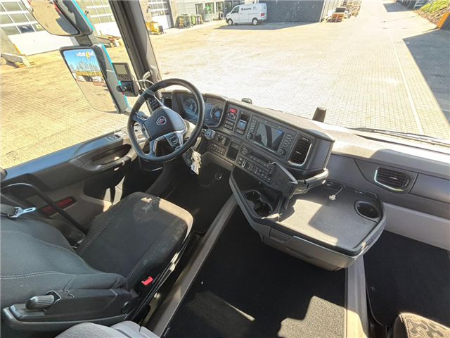 Scania R 520 B8x2/*6NB Hooklift