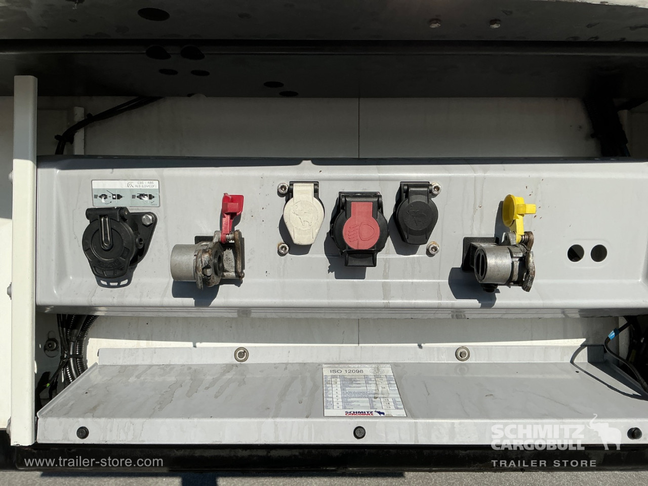 Schmitz Semi Reefer Meat hanging system