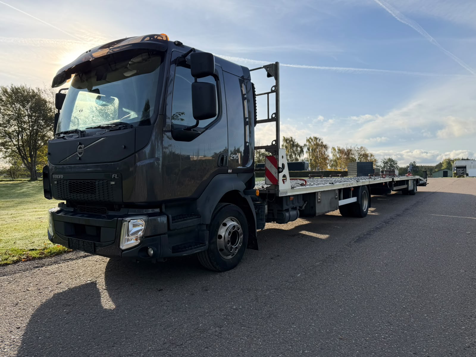 Volvo FL210 - Autotransporter