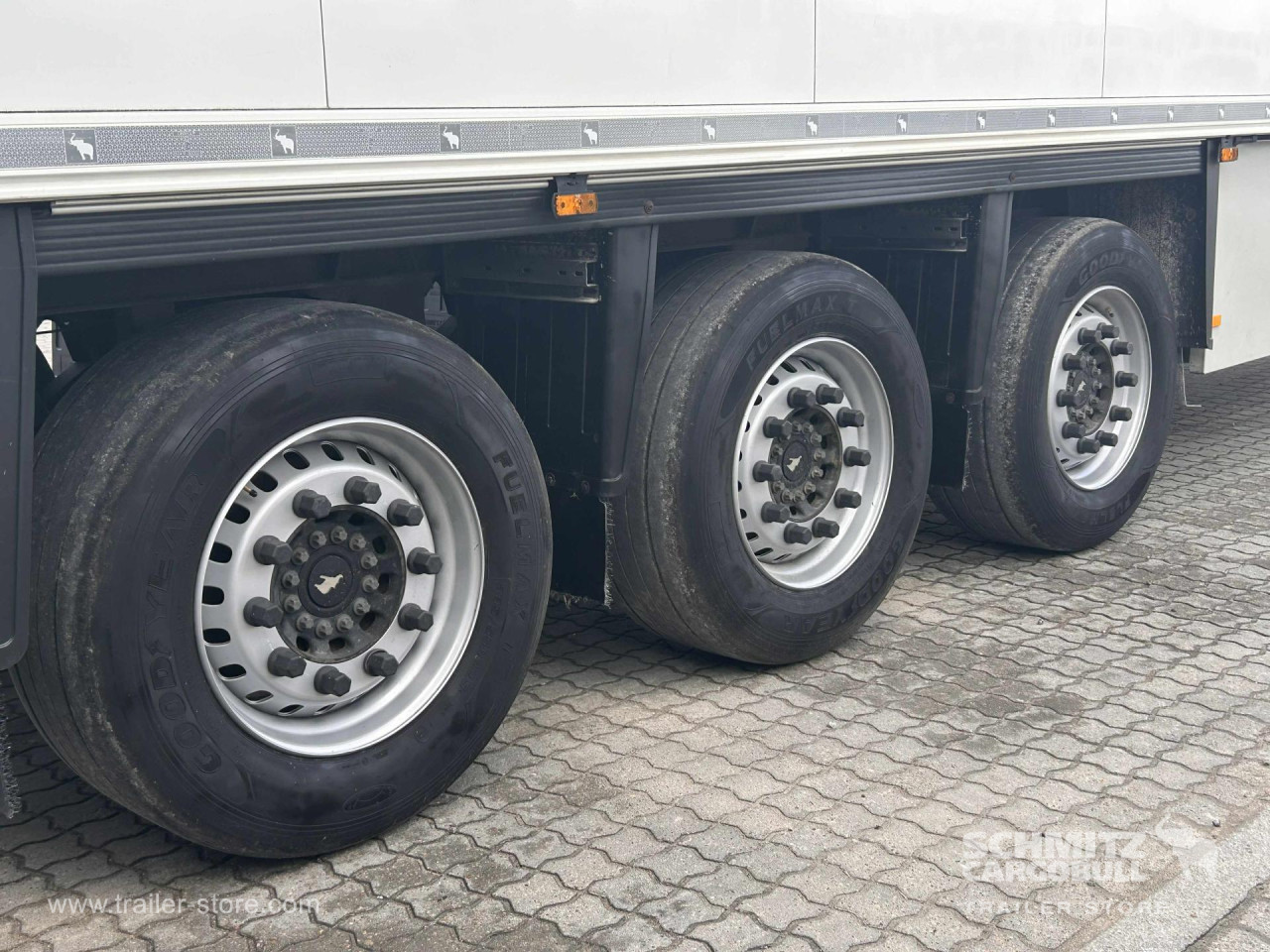 Schmitz Semi Reefer Meat hanging system