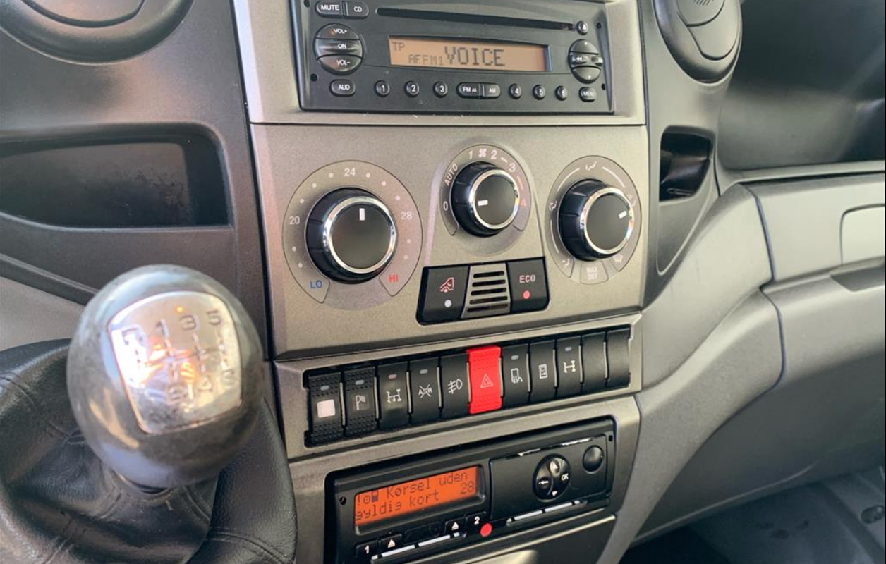 Iveco Daily 70C17C lad/kran
