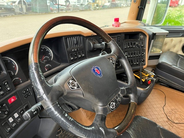 Scania R560
