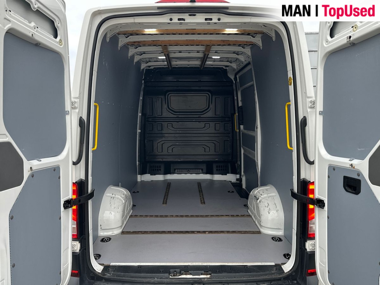 MAN TGE 3.180 4X2F SB