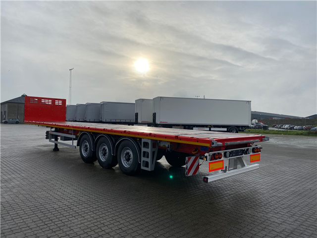 Kässbohrer SPB 3, Hårdtræsbund Flatbed