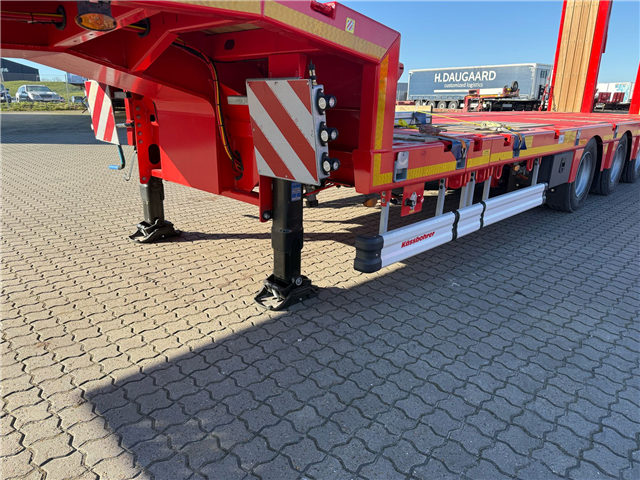 Kässbohrer Kässbohrer SLA-Y 4