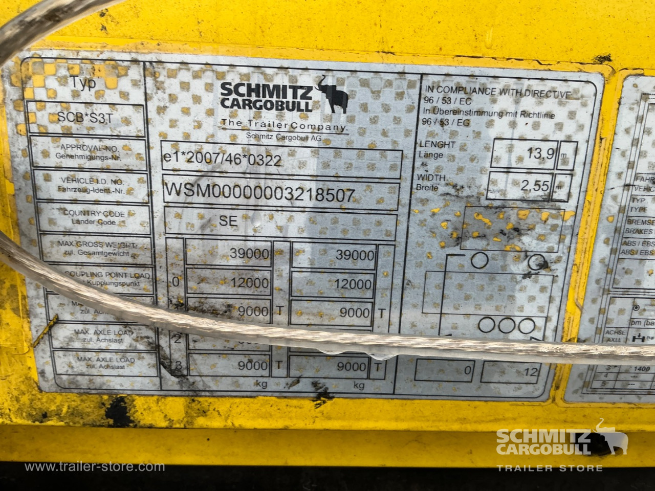 Schmitz Semi Curtainsider Mega