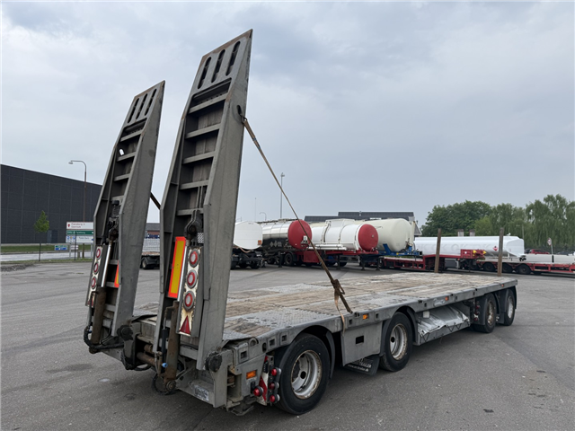 MTDK 30 t. Maskinanhænger m/hydr. ramper