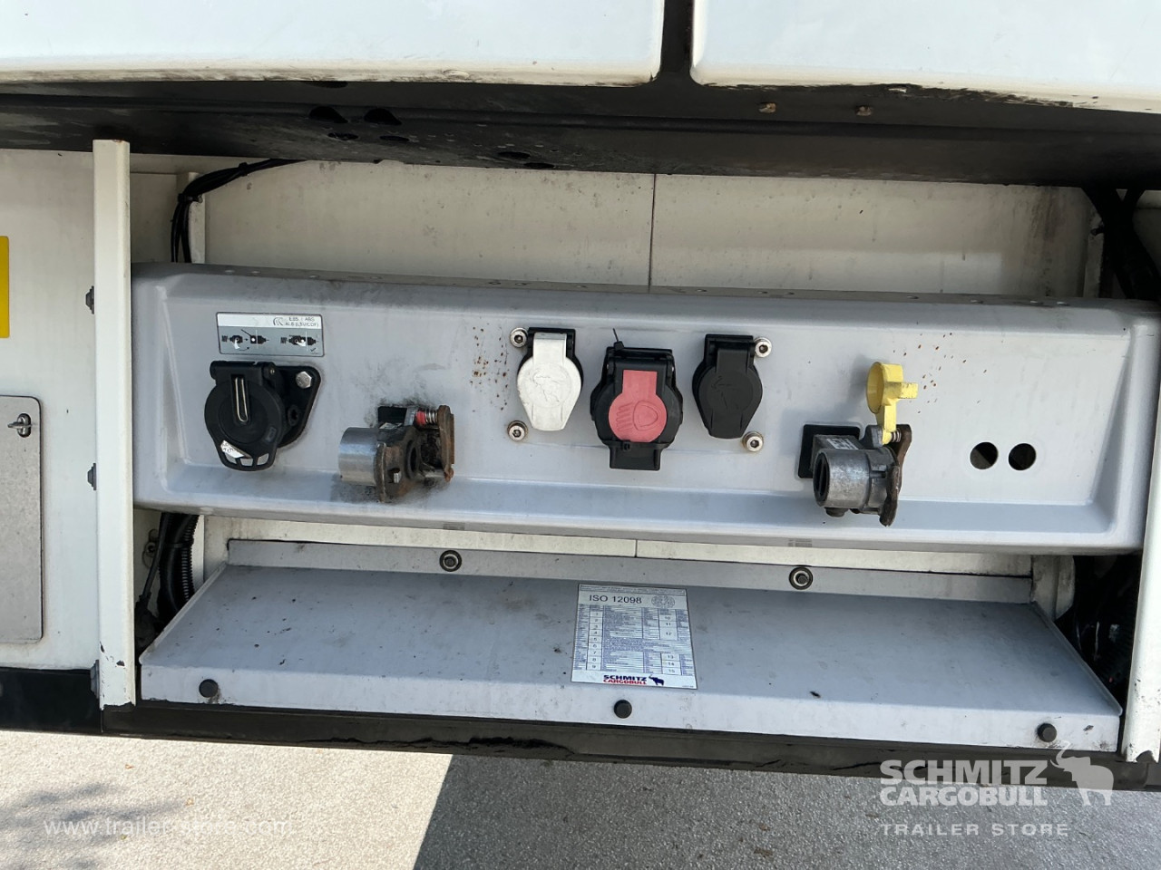 Schmitz Semi Reefer Meat hanging system