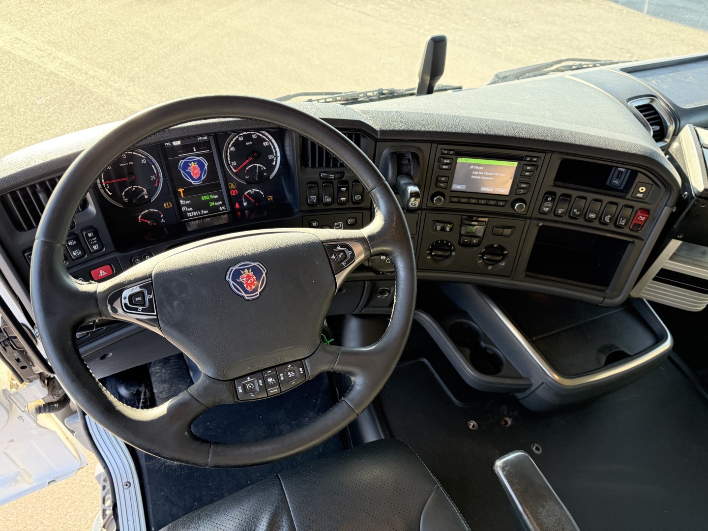 Scania R490 8x2*6 HNB ADR Chassis Euro 6