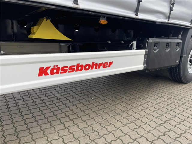 Kässbohrer Truckbeslag, Plywood bund Gardin