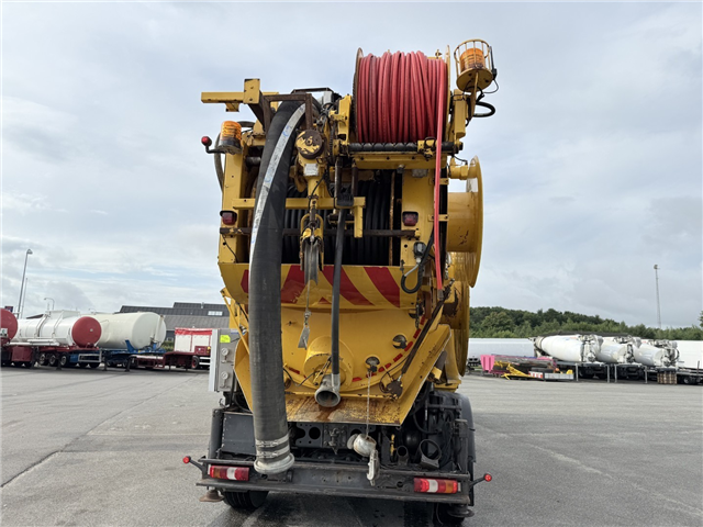 Mercedes Actros 3258 RHD 8x4-4 Wiedemann Super 1000 Recycler