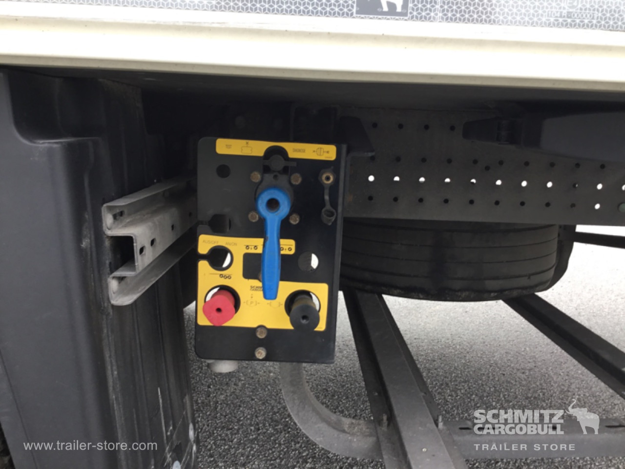 Schmitz Semi Reefer Meat hanging system