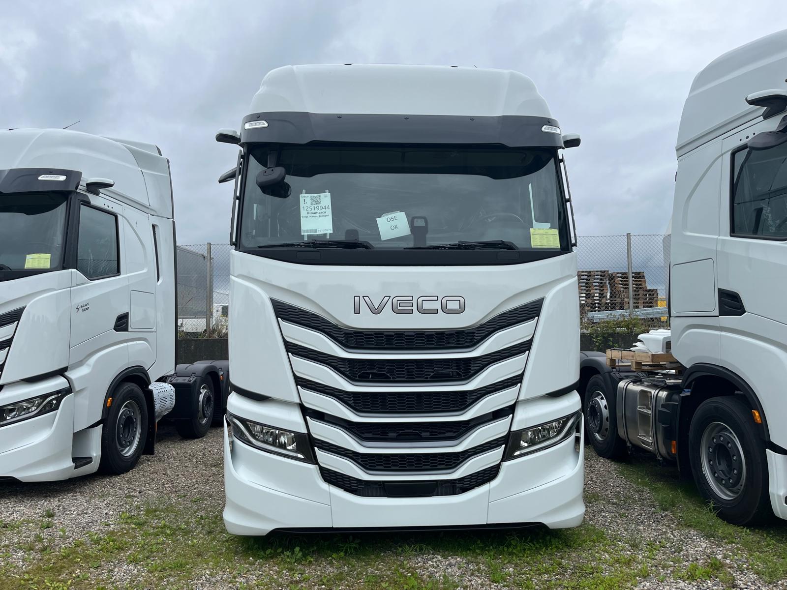 Iveco NY IVECO S-WAY 500Hp Twinster trækker opbygget