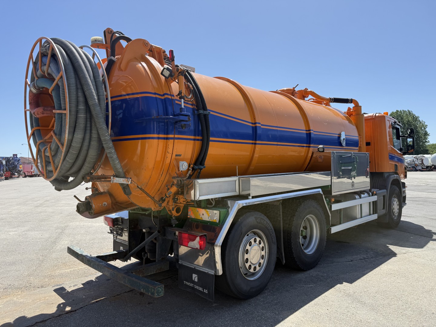Scania P360 6x2*4 12.500 l. Korp & Son Slamsuger