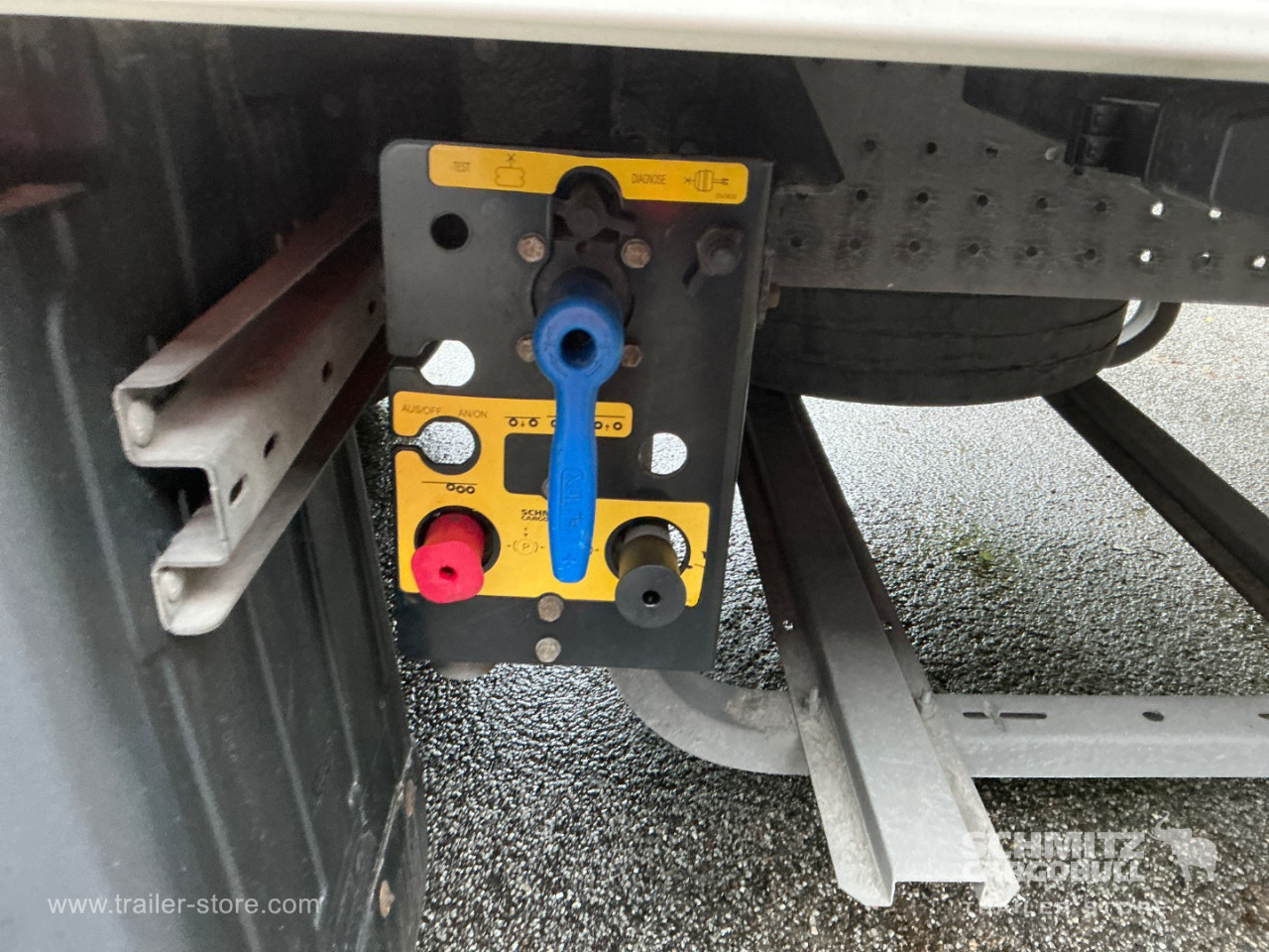 Schmitz Semi Reefer Meat hanging system