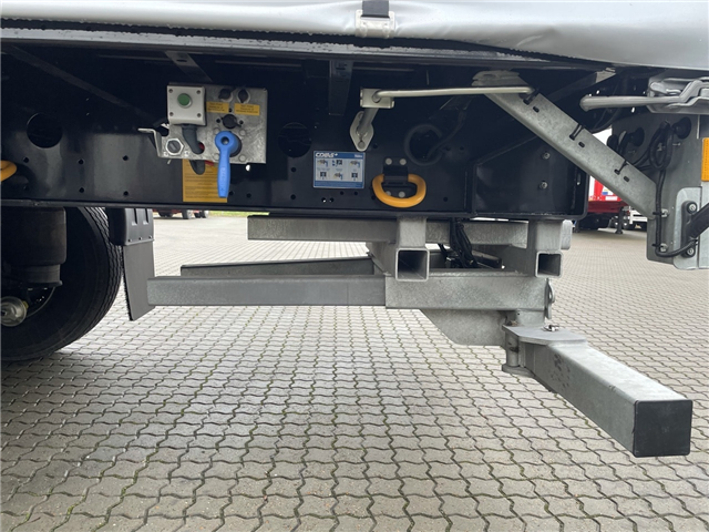 Kässbohrer Truckbeslag, Plywood bund Gardin