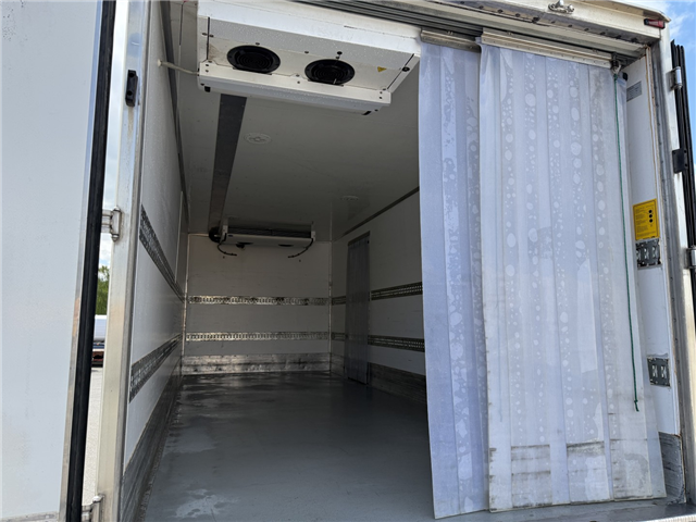 Iveco EuroCargo 180E320 4x2 Carrier Supra 850 Silent