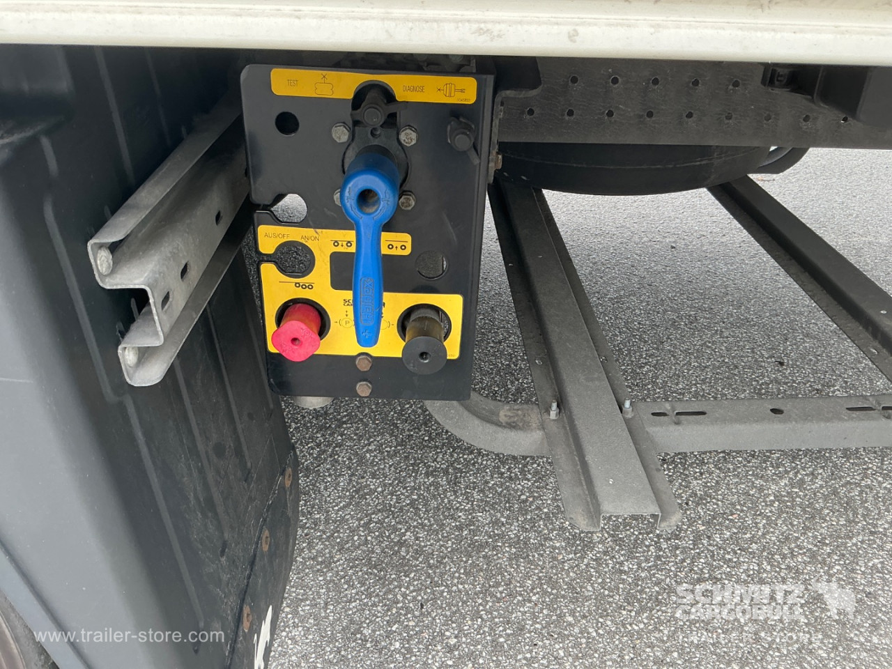Schmitz Semi Reefer Meat hanging system